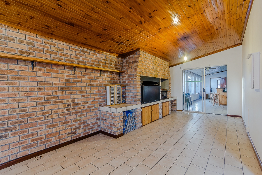 3 Bedroom Property for Sale in Lemoenkloof Western Cape